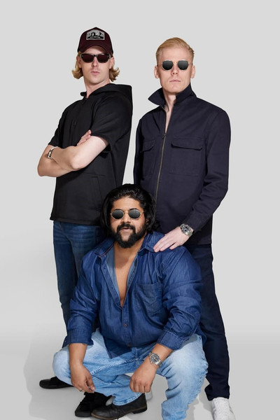 2 Foreigners In Bollywood