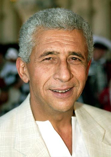 Naseeruddin Shah Showtime cast with photos (HotStar), Crew, Actors, Actresses, Roles, Stories, Wiki, Real Name, Salary, OTT Release, Platform and More - Filmyposters